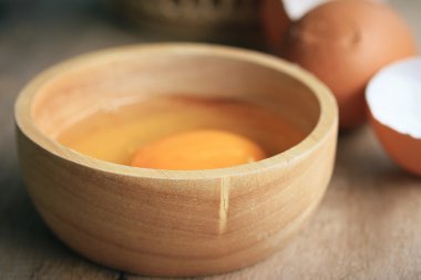 yumurta sarısı ve taze