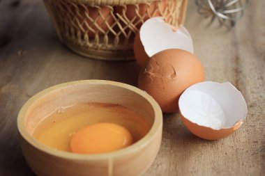 yumurta sarısı ve taze