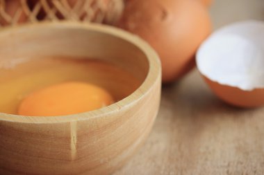 yumurta sarısı ve taze