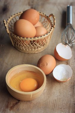 yumurta sarısı ve taze