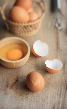 yumurta sarısı ve taze