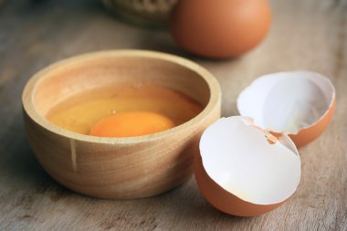 yumurta sarısı ve taze