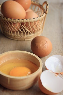 yumurta sarısı ve taze