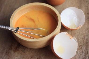 yumurta sarısı ve taze