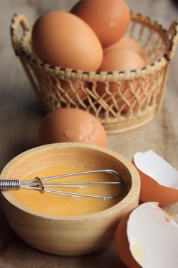 yumurta sarısı ve taze