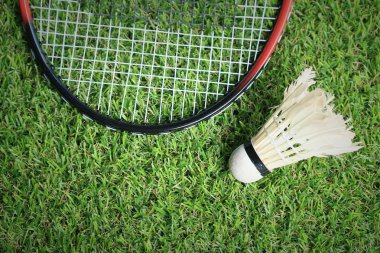 Shuttlecocks badminton raket ile