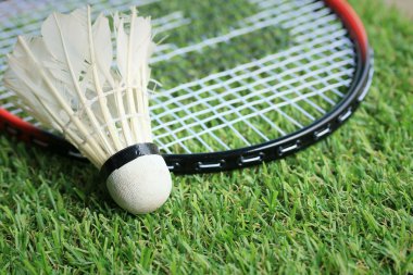 Shuttlecocks badminton raket ile