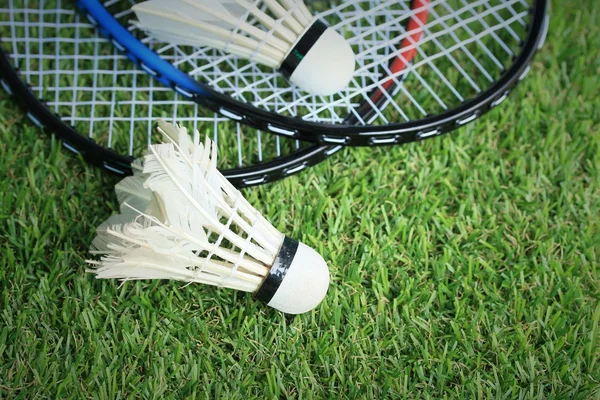 Shuttlecocks badminton raket ile