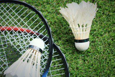 Shuttlecocks badminton raket ile