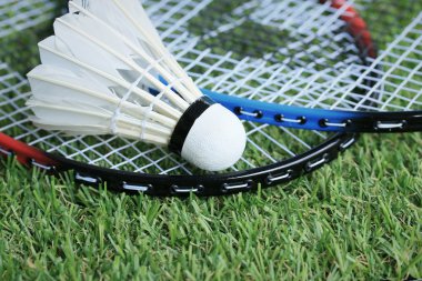 Shuttlecocks badminton raket ile
