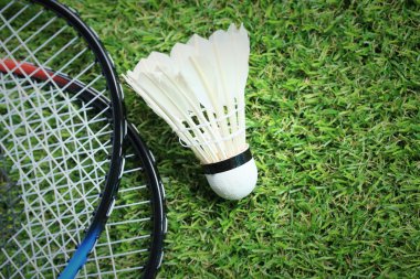 Shuttlecocks badminton raket ile