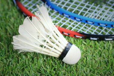 Shuttlecocks badminton raket ile