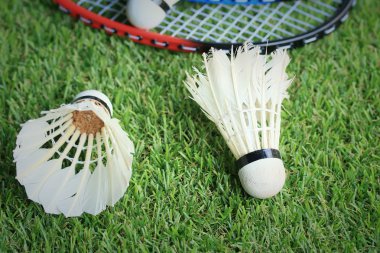 Shuttlecocks badminton raket ile