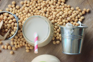 Soya sütü soya ile