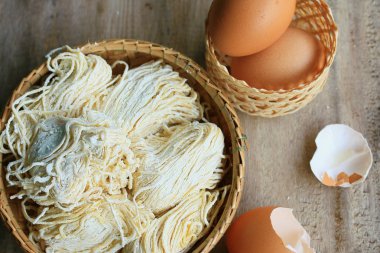 erişte ahşap yumurta