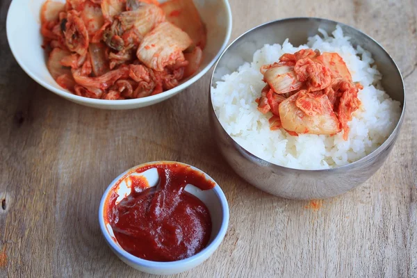 Kimchi e riso al vapore — Foto Stock