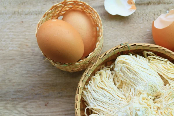 木製の麺卵 — ストック写真