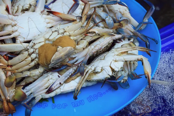 Cangrejo de mar fresco en el mercado — Foto de Stock