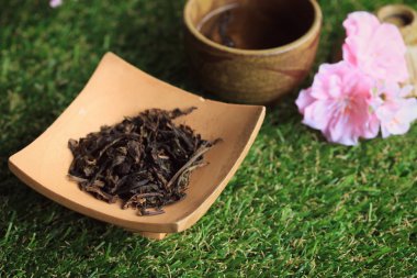 sıcak çay ve sakura