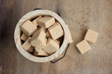 kahverengi şeker kamışı küp