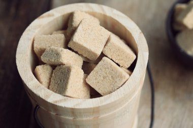 kahverengi şeker kamışı küp