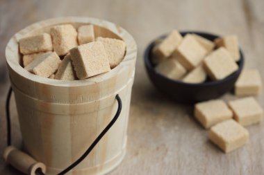 kahverengi şeker kamışı küp