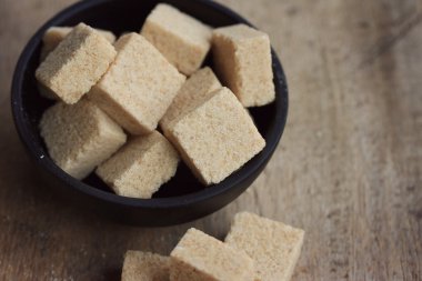kahverengi şeker kamışı küp