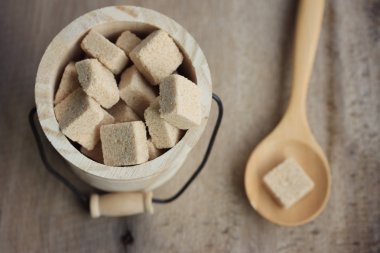 kahverengi şeker kamışı küp