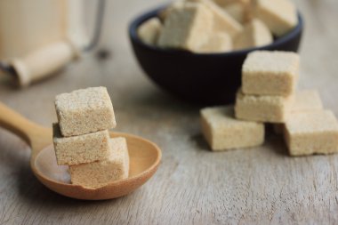 kahverengi şeker kamışı küp