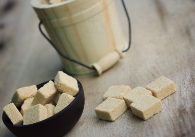 kahverengi şeker kamışı küp