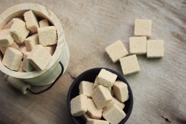 kahverengi şeker kamışı küp