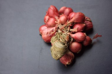 ahşap zemin üzerinde arpacık