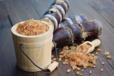 Organik kahverengi şeker kamışı