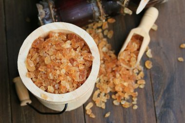 Organik kahverengi şeker kamışı