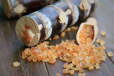 Organik kahverengi şeker kamışı