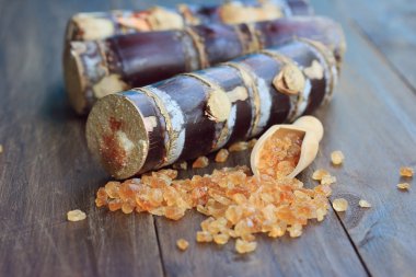 Organik kahverengi şeker kamışı