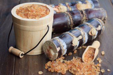 Organik kahverengi şeker kamışı