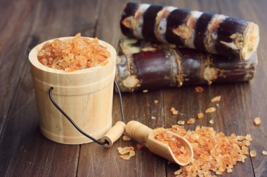 Organik kahverengi şeker kamışı