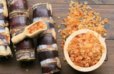 Organik kahverengi şeker kamışı