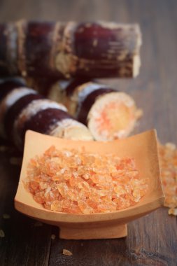 Organik kahverengi şeker kamışı