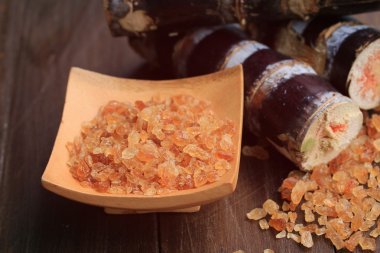 Organik kahverengi şeker kamışı