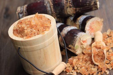 Organik kahverengi şeker kamışı