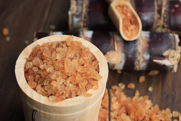 Organik kahverengi şeker kamışı