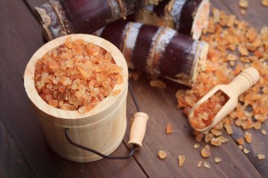 Organik kahverengi şeker kamışı