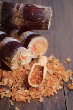 Organik kahverengi şeker kamışı