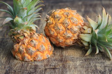 taze ananas tatlı meyve