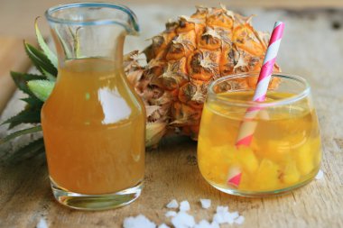 taze ananas suyu ile