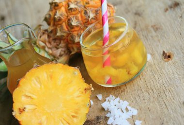 taze ananas suyu ile