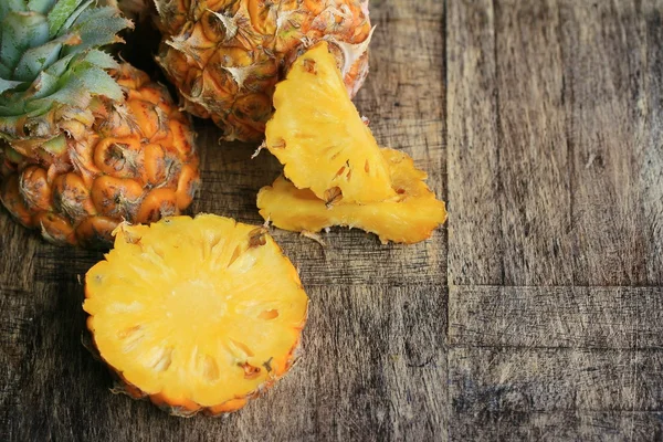 Verse ananas zoete vruchten — Stockfoto