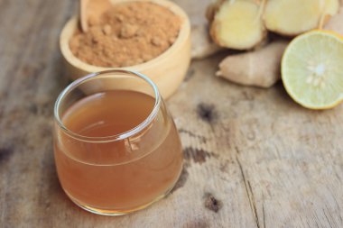 Zencefil suyu şeker